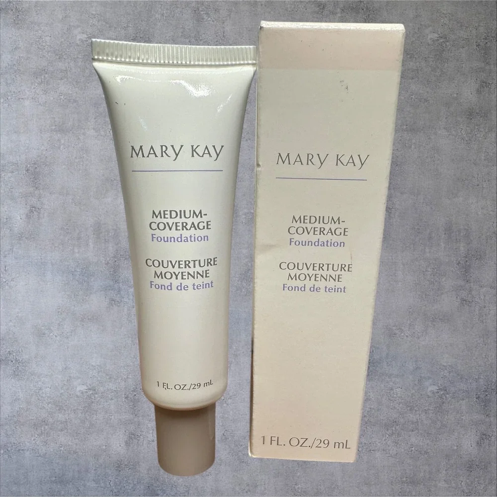 Mary Kay Medium Coverage Foundation Ivory 200 356000 1oz New Box Gray‎ Cap